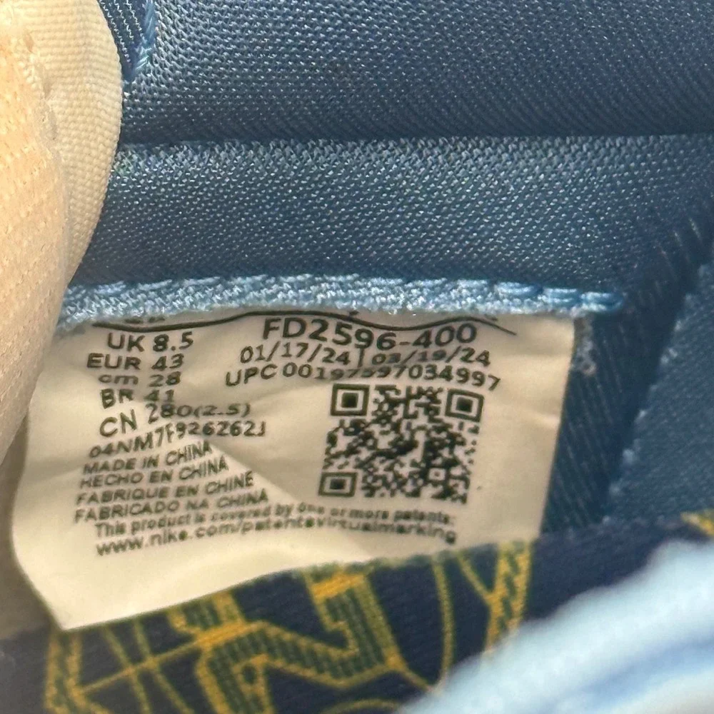 Nike Air Jordan 1 Retro High OG First In Flight University Blue  9.5  FD2596-400
